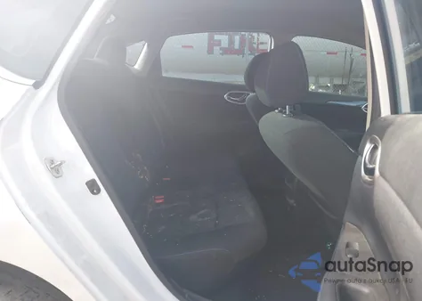 2018 Nissan Sentra Sr z USA, uszkodzony, nr VIN 3N1AB7AP4JY263704